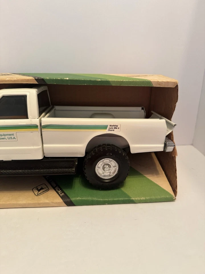 Camioneta pickup vintage John Deere GMC concesionario 1/16 equipo Dixie Ertl #543 Foto 3 de 4