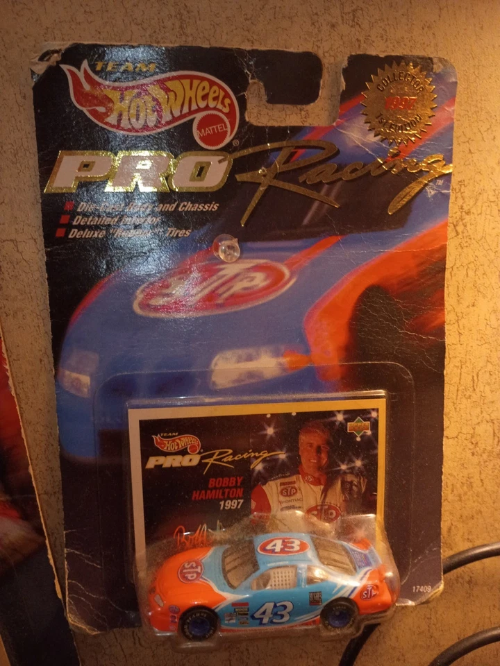 nascar diecast 1 64 hot wheels - Image 4 of 4