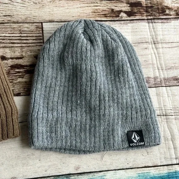 Bundle two nwot Volcom men’s beanies gray light brown - Image 3 of 4