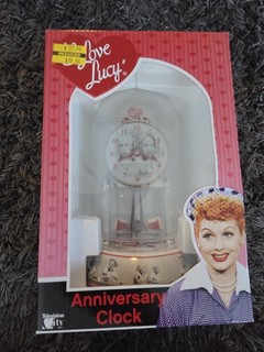 I LOVE LUCY BEST FRIENDS ANNIVERSARY CLOCK TELEVISION CITY NIB 2010 NEW NRFB