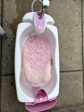 Summer Infant Lil Luxuries Whirlpool Bubbling Spa and Shower Baby Bath Tub Pink