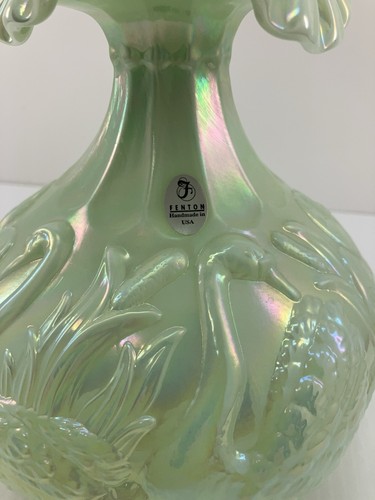 Fenton Sea Mist Green Iridescent Swan Vase Signed by George Fenton - Picture 8 of 10