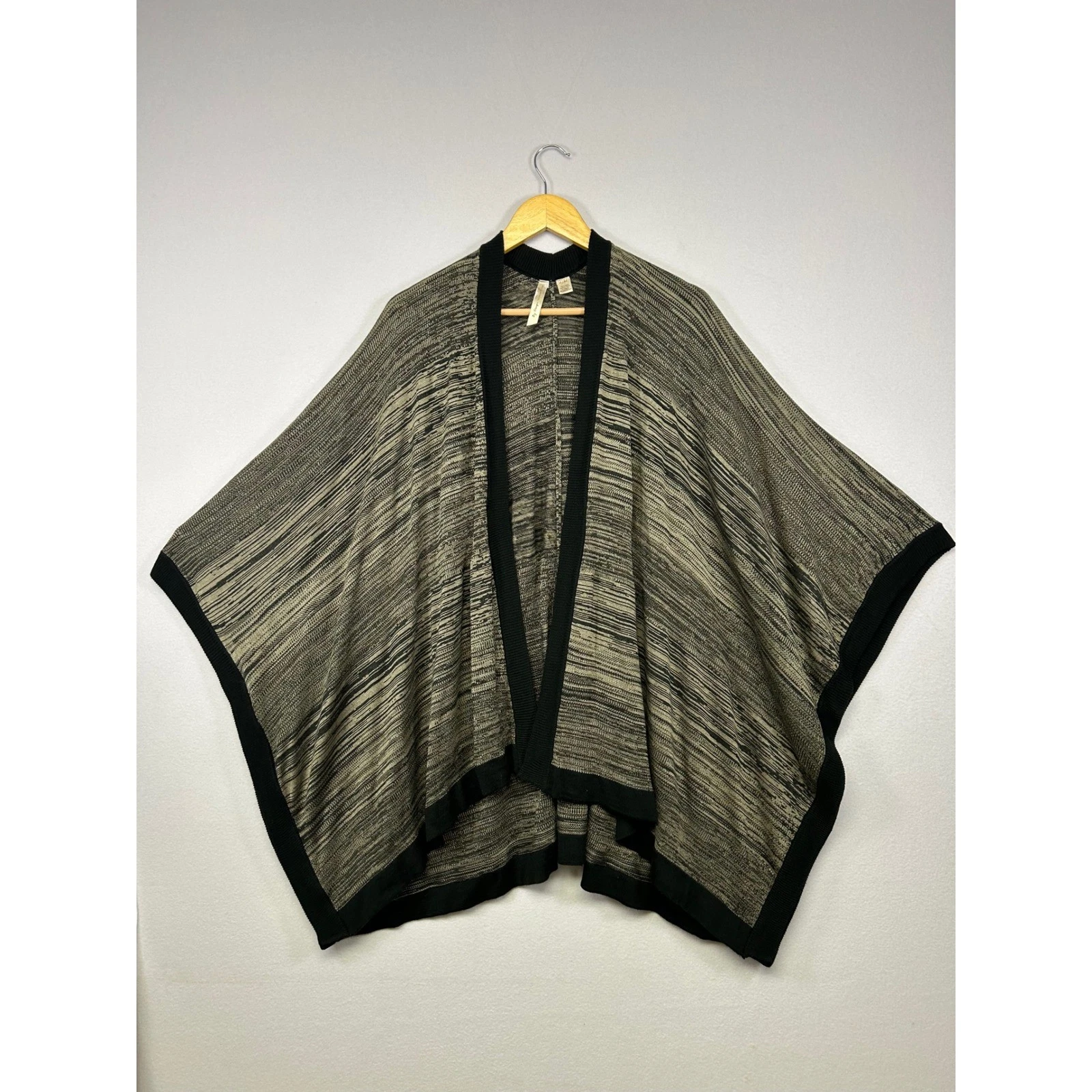 Boho By Design Women L/XL Black Gray Space Dye Knit V-Neck Poncho Wrap Sweater