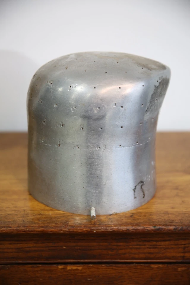 Vintage Hat Stretcher Hand Crank Millinery head Aluminum industrial mold 7 1/4 - Image 2 of 4
