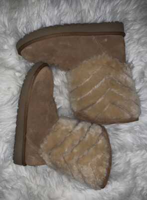 Womens ugg tania genuine shearling Chevron suede boot Size