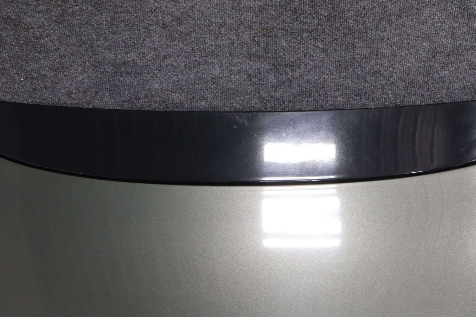 Bentley Continental 2004 Condenser compartment lid
