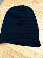 Black Solid Knit Beanie Hat One Size Unisex Adults Pre-Owned Excellent
