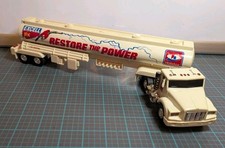 HOLIDAY STATION STORES TOY TANKER TRUCK - 14" LENGTH 18 WHEELER LIMITED EDITION