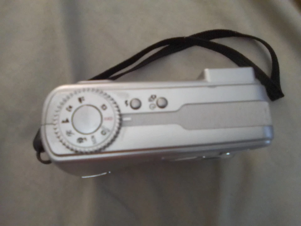 Цифровая камера и ремень Kodak C330 4 Мп. Протестированы. Прочитайте описание. Работает отлично... Чистый  - Изображение 3 из 4