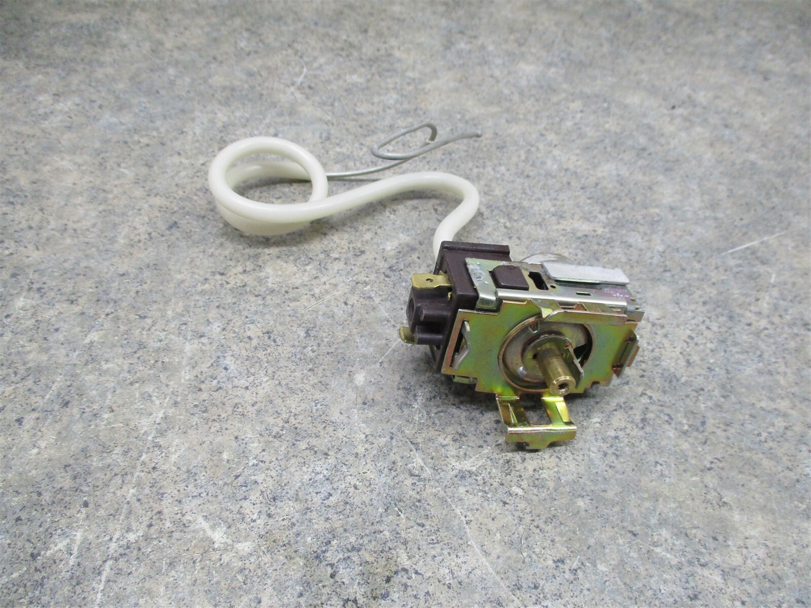 MAYTAG REFRIGERATOR THERMOSTAT BROWN PART # 216303600 216303500