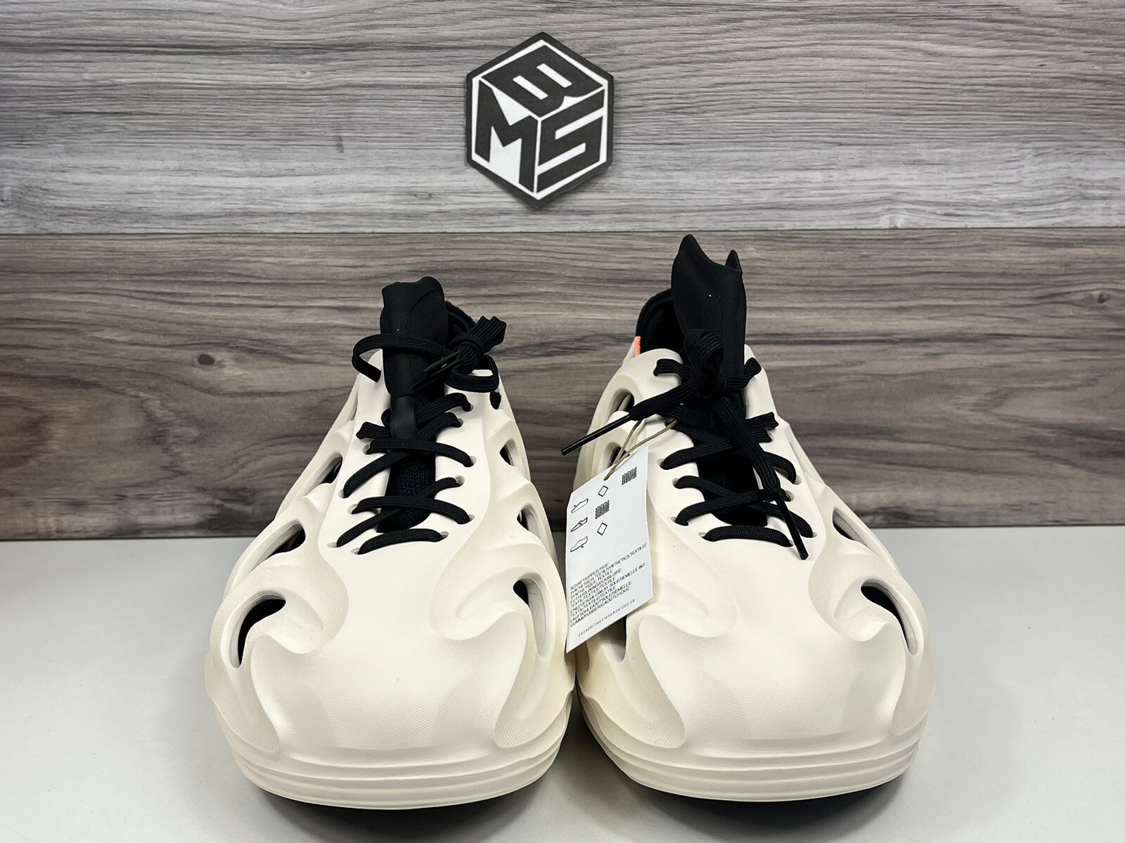 adifom q wonder white