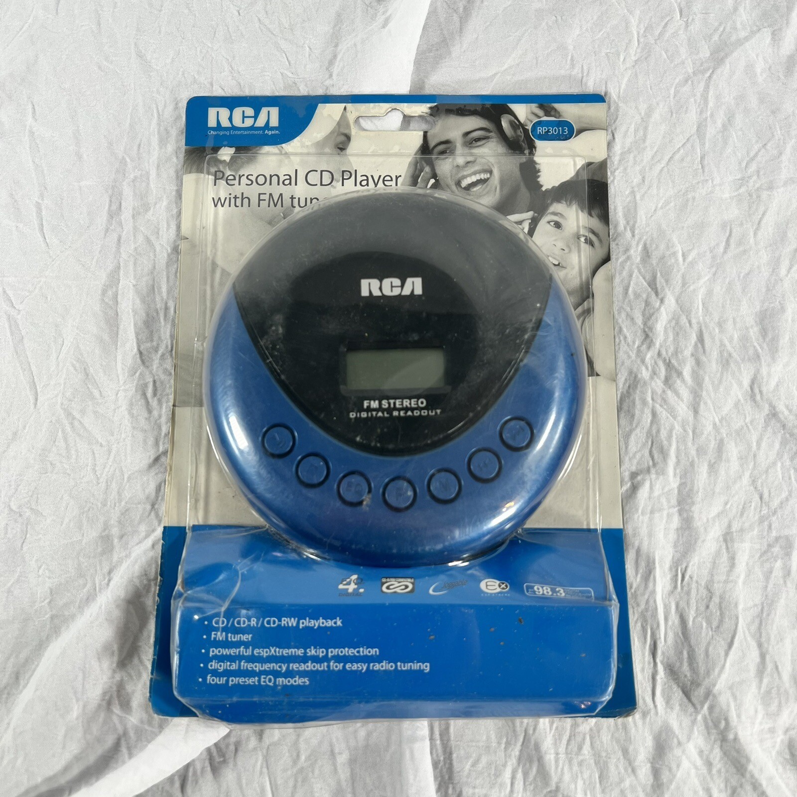 RCA Portable Personal CD Player Blue RP3013 2010 New In Box NIB Factory RCA Portable Personal CD Player Blue RP3013 2010 New In Box NIB Factory