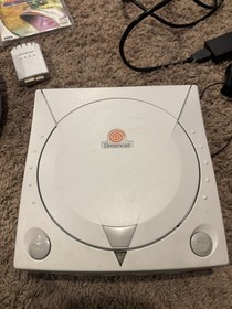Sega Dreamcast Console Bundle TESTED 4 Controllers (2 Millennium 2000) VMU, Game