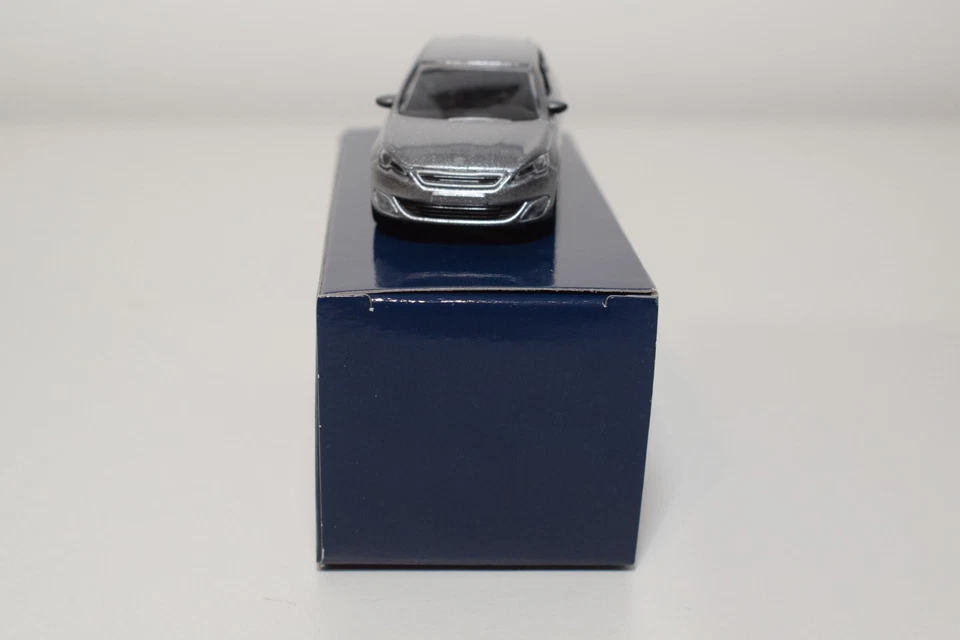 B86 1:64 3 INCH 3 INCH NOREV 314815 PEUGEOT 308 5 PORTE PORTE MET. GRIGIO MIB - Immagine 4 di 4