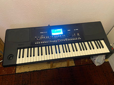 KORG Pa300 61-Key Arranger Electronic Keyboard with Speakers, Black