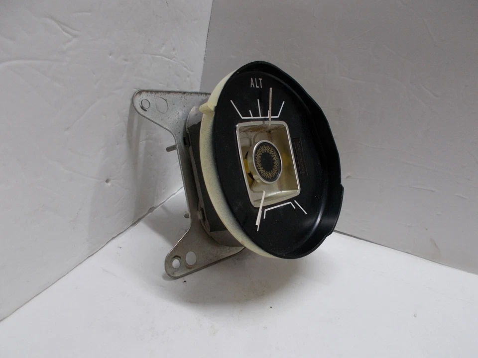1968 1969 Lincoln Continental Mark III Alt / Temperature Gaugees 68 69 70 71  - Image 3 of 4