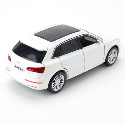 1/32 Audi Q5 Model Toy Car Diecast Toy Vehicle Doors Open Friction