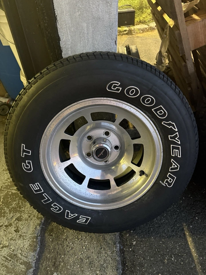 Juego de llantas de aleación C3 Corvette 1978-82 OEM con especificaciones de TPC Goodyear Eagle GT 255/60/15 Foto 4 de 4