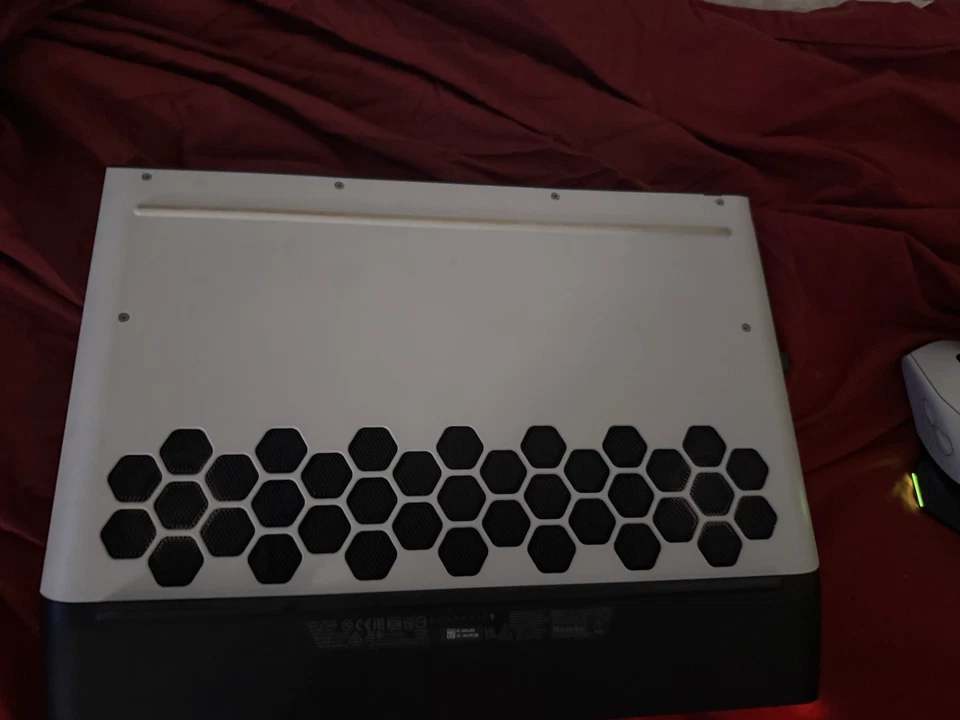 alienware area 51m r2 laptop - Bild 3 von 3