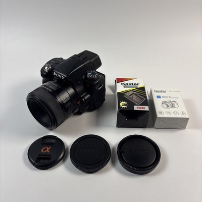 Sony α55  Digital-SLR SLT-A55V Camera with Sony SAL50M28 Lens 2.8/50 Macro/More