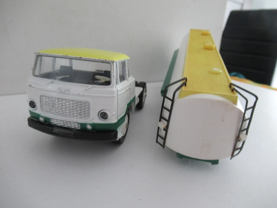 Unic Esterel citerne BP ref.887 Dinky toys France - Photo 4/4