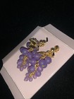 Vintage Avon Frosted Purple Wine Grapes Clip Earrings Gold Tone Dangle Cluster — photo 3
