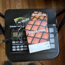 Native Instruments Maschine Mikro MK3 Sampler  Sequencer, Pad Triggers, Black