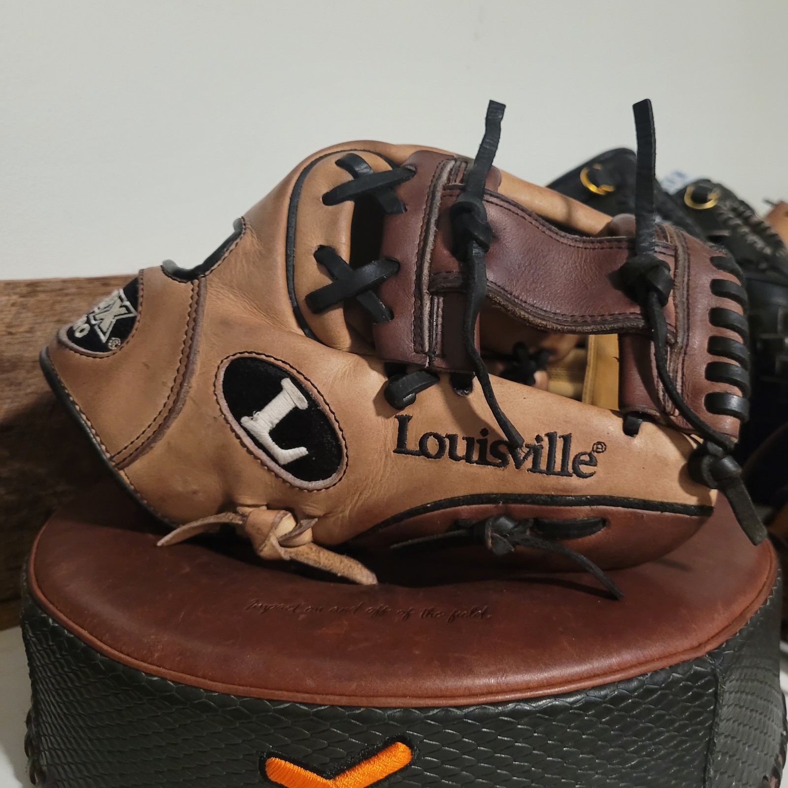 11.5" TPX PRO4A Pro Series Louisville Slugger Baseball Glove RHT