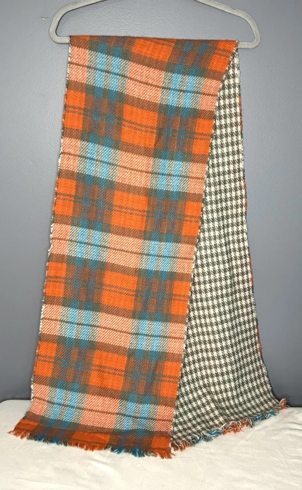 Cachecol Steve Madden feminino tamanho único xadrez reversível Houndstooth cinza laranja azul - Imagem 2 de 4