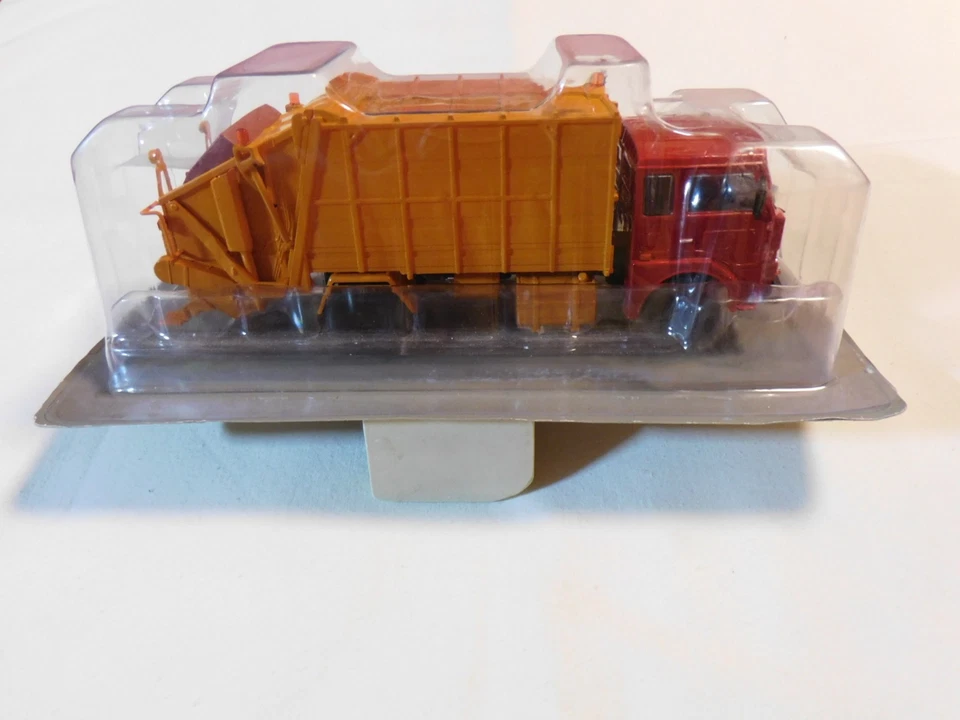 1:43 - JELCZ P325 WUKO SM-101 Müllauto - KEIN ATLAS VERLAG - KEIN IFA - - Bild 3 von 4