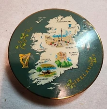 Vintage souvenir Green Make-up Compact, Map of Ireland, Made in Great Britan