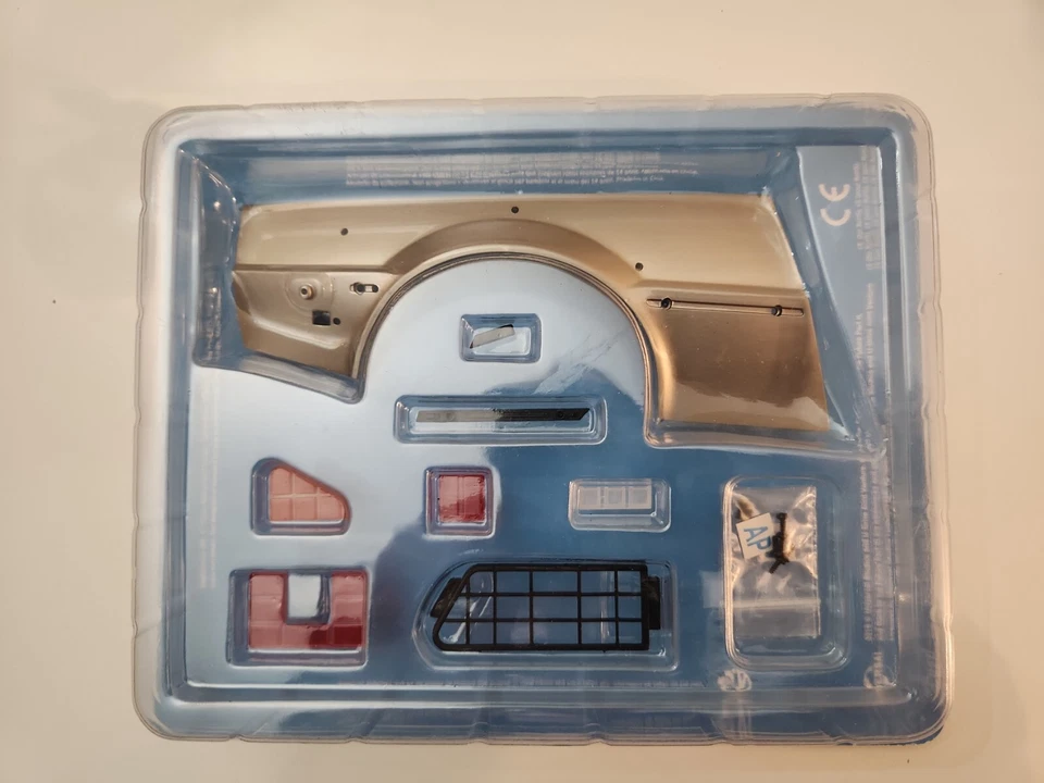 Eaglemoss DIY Back to the Future Delorean replica stage 002 2- 1:8 scale - Image 2 of 3