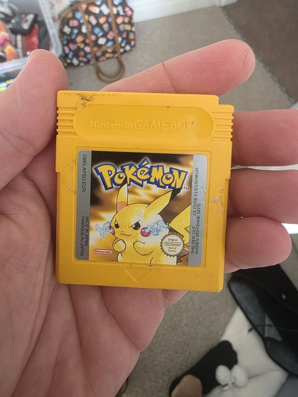Pokémon Yellow Version Game Boy