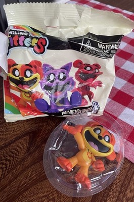 Poppy s Playtime Smiling Critters DogDay Mini Figure Mystery Bag - Open As Shown