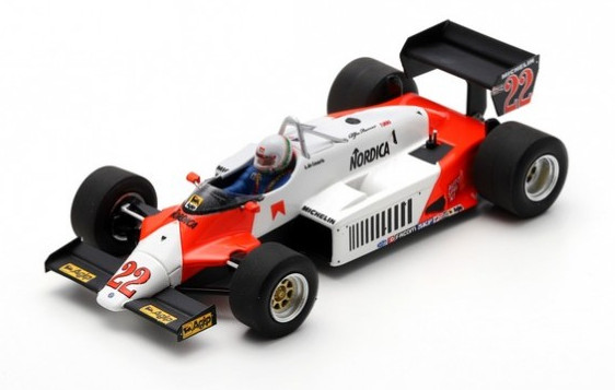 Alfa Romeo 183T Spark 1/43 vitrine de collection haut de gamme GP Allemagne 1983