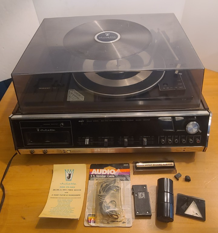 Vintage Juliette Topp Phonograph Record & 8 Track Player AM FM