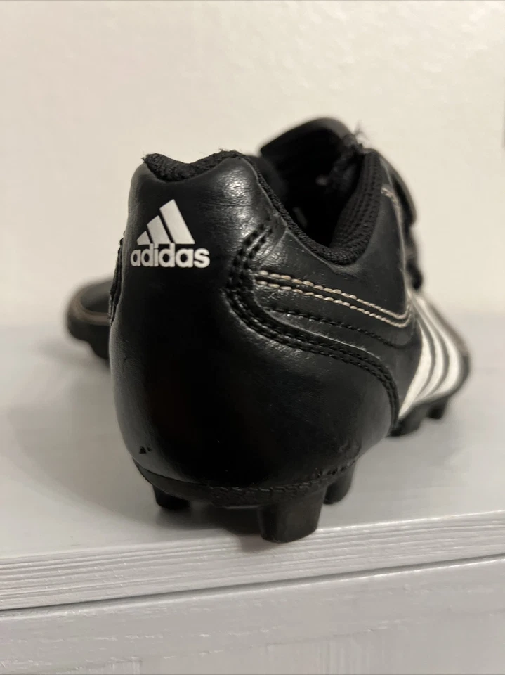 TACOS DE FÚTBOL ADIDAS CHANGE UP MD NIÑOS NEGROS TALLA 12K (USADOS) Foto 3 de 4