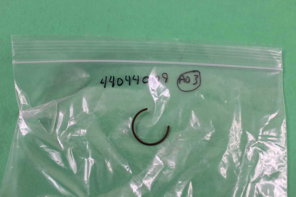 NOS OEM KAWASAKI Circlip F5 F8 F9 F81M Bison Big Horn 1970-75