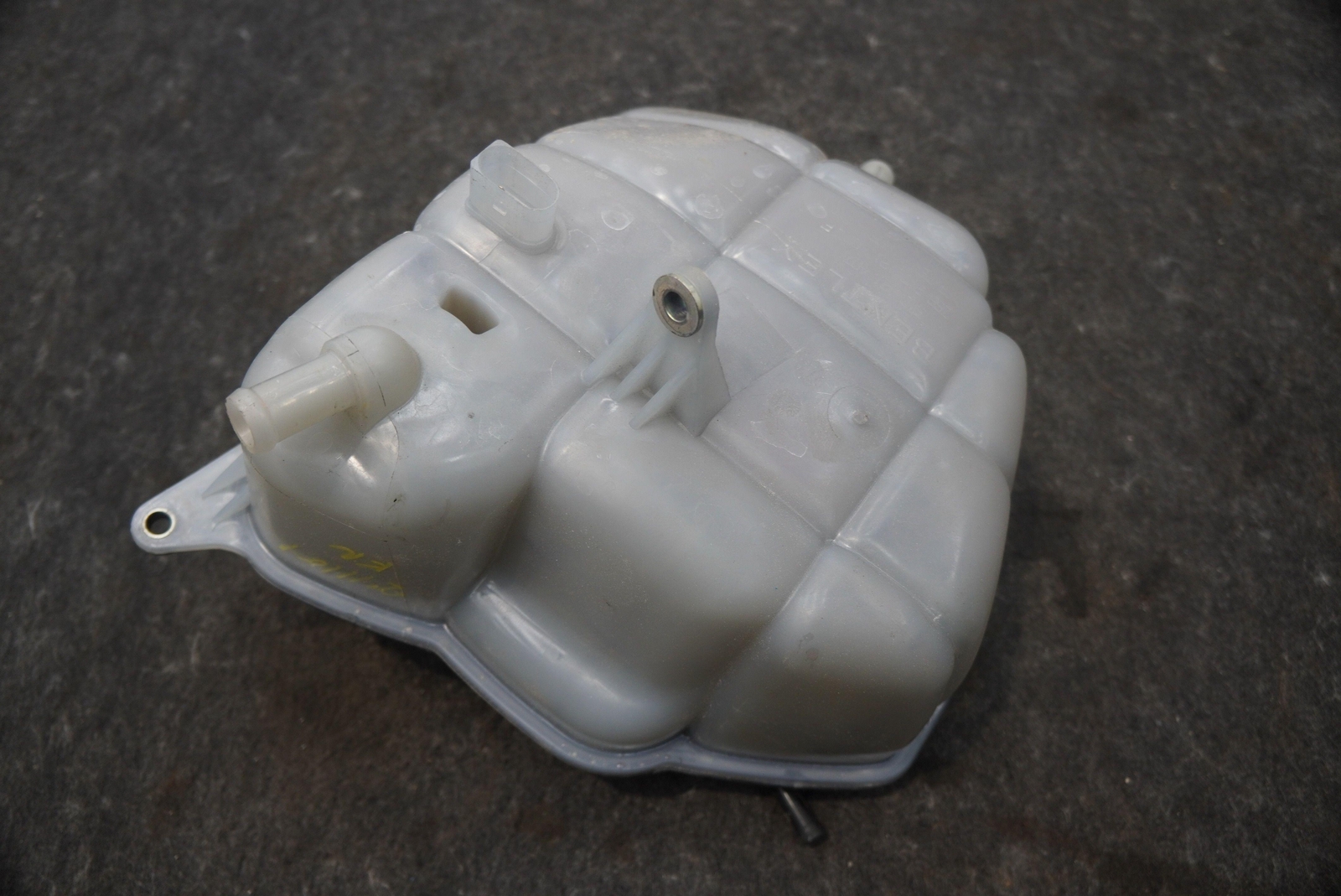Engine Coolant Bottle Tank Reservoir 3W0121403F Bentley Flying Spur 2006-13+