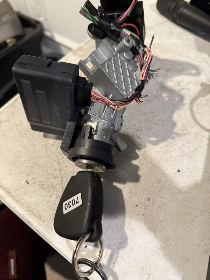 Jeep Compass 2007-17 interruptor de encendido de dirección bloqueo con cilindro de llave OEM 05057296AJ Foto 3 de 4