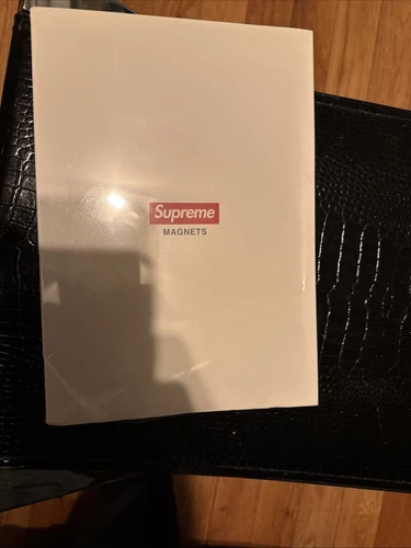 AIMANTS SUPRÊMES (LOT DE 10) MULTICOLORE / SS22 SEMAINE 8 (100% AUTHENTIQUE) NEUF