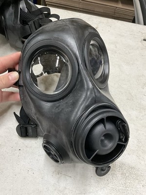 AVON FM12 GAS MASK SIZE 2 (MEDIUM) | eBay
