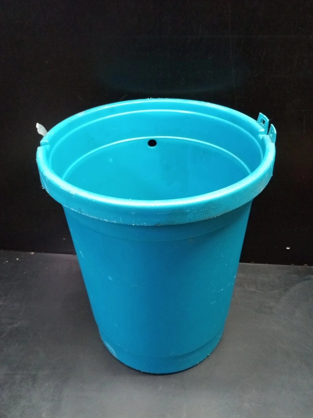 RIVAL 6QT ICE CREAM YOGURT MAKER ICE BUCKET MODEL 8605 Light Blue
