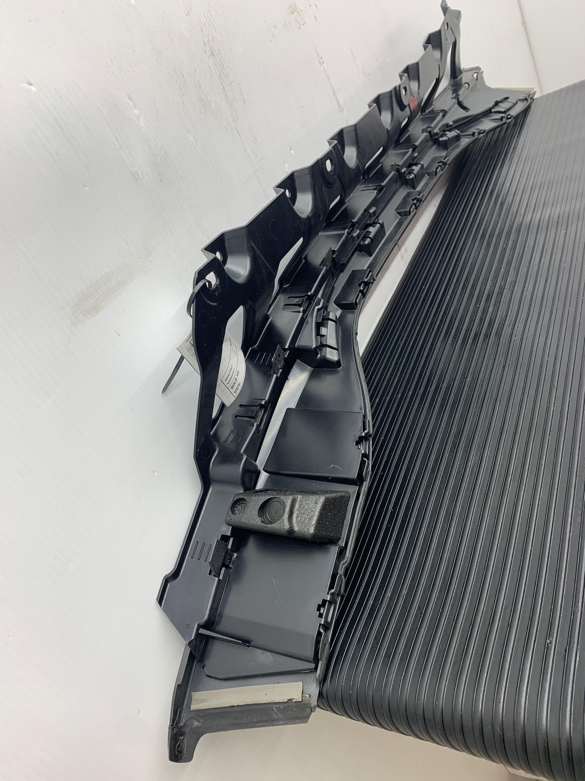 BMW i8 2017 Front Right Molding Black