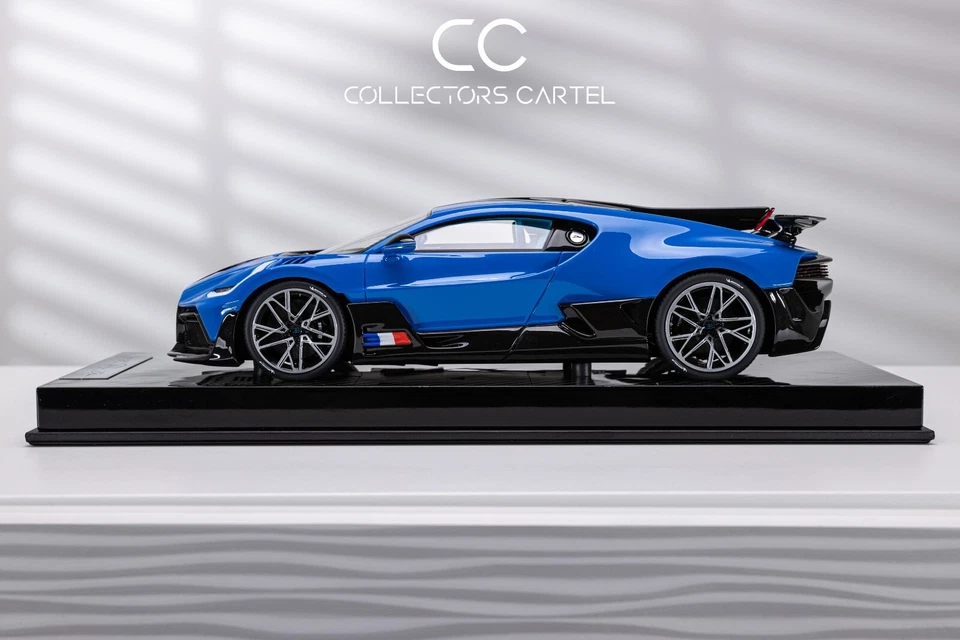 Bugatti Divo (Bleu Le Mans) [ESCLUSIVA] scala 1/18 - Immagine 2 di 4