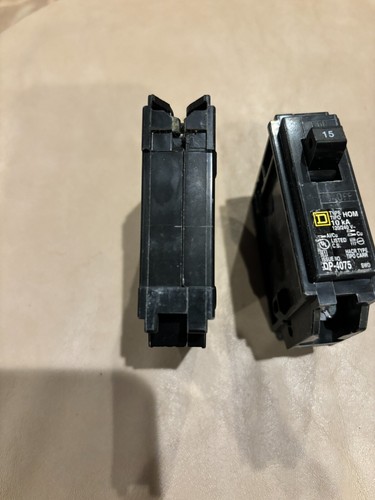 Disyuntor monopolar Square D, 15 amperios, 10 kA, 120/240 V - Imagen 3 de 4