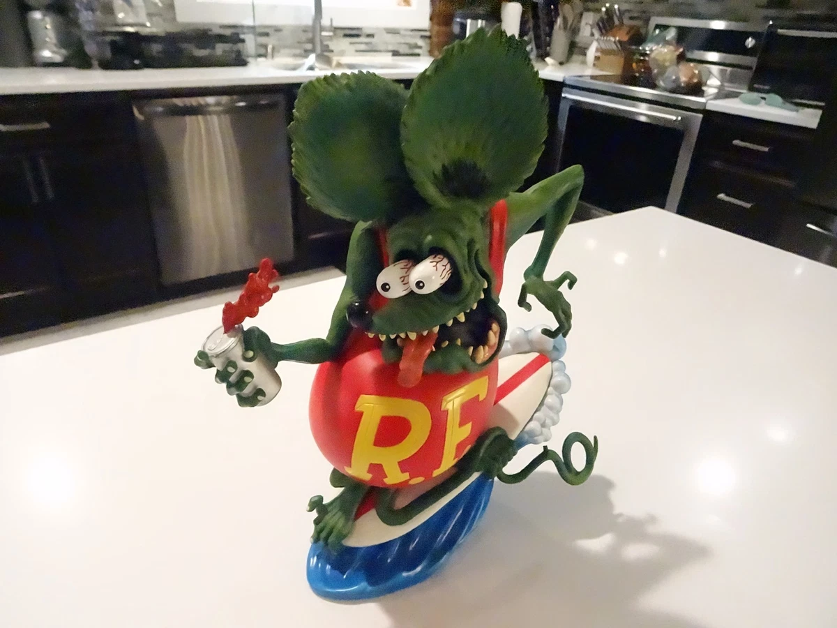 Preços baixos em Rat Fink figuras de ação de vinil: Grife e Urbano