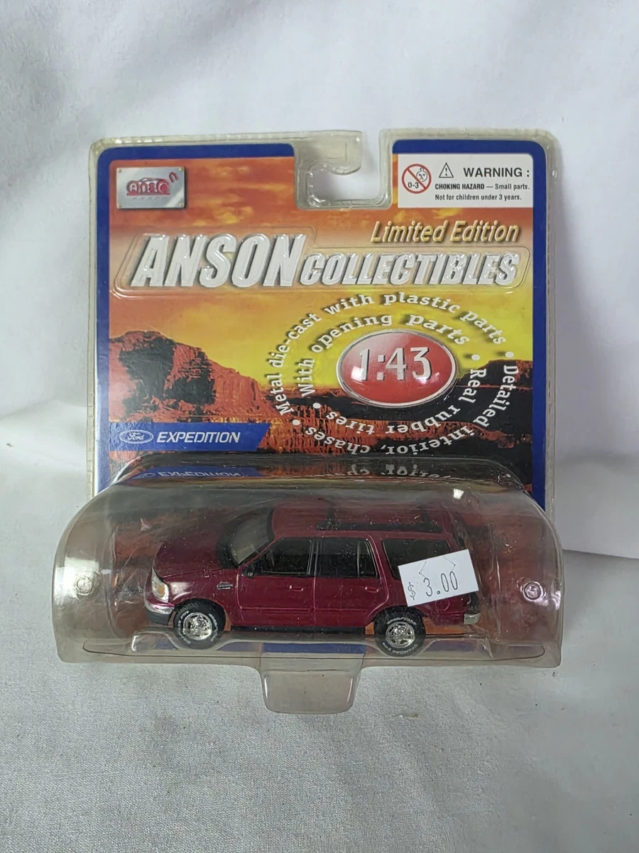 Ford Expedition 4x4 UT Models 1/18 – Vert Métal – Miniature Collection – Proche Neuf