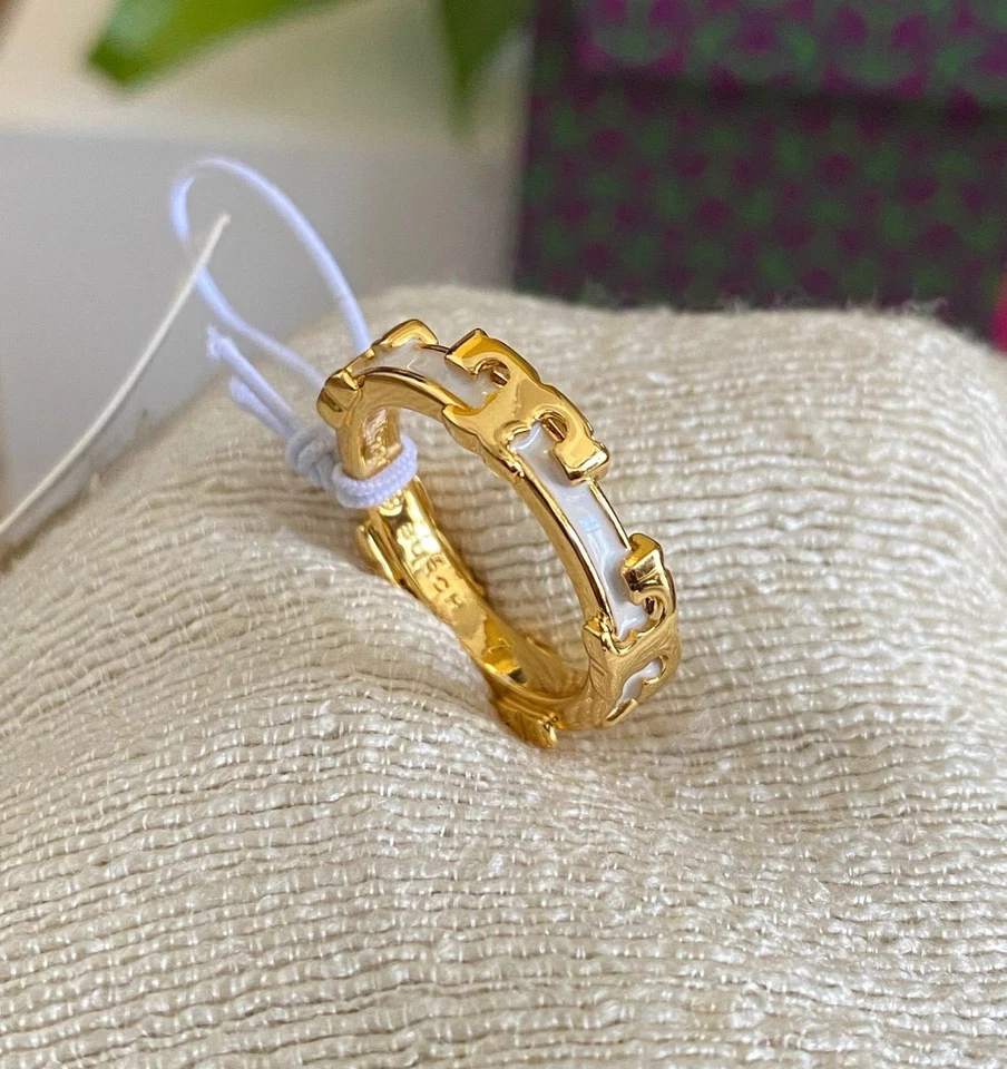 Anillo Tory Burch Doble T, Nuevo, con Bolsa para el Polvo Tory Burch, Auténtico, Talla 7, Blanco Foto 4 de 4