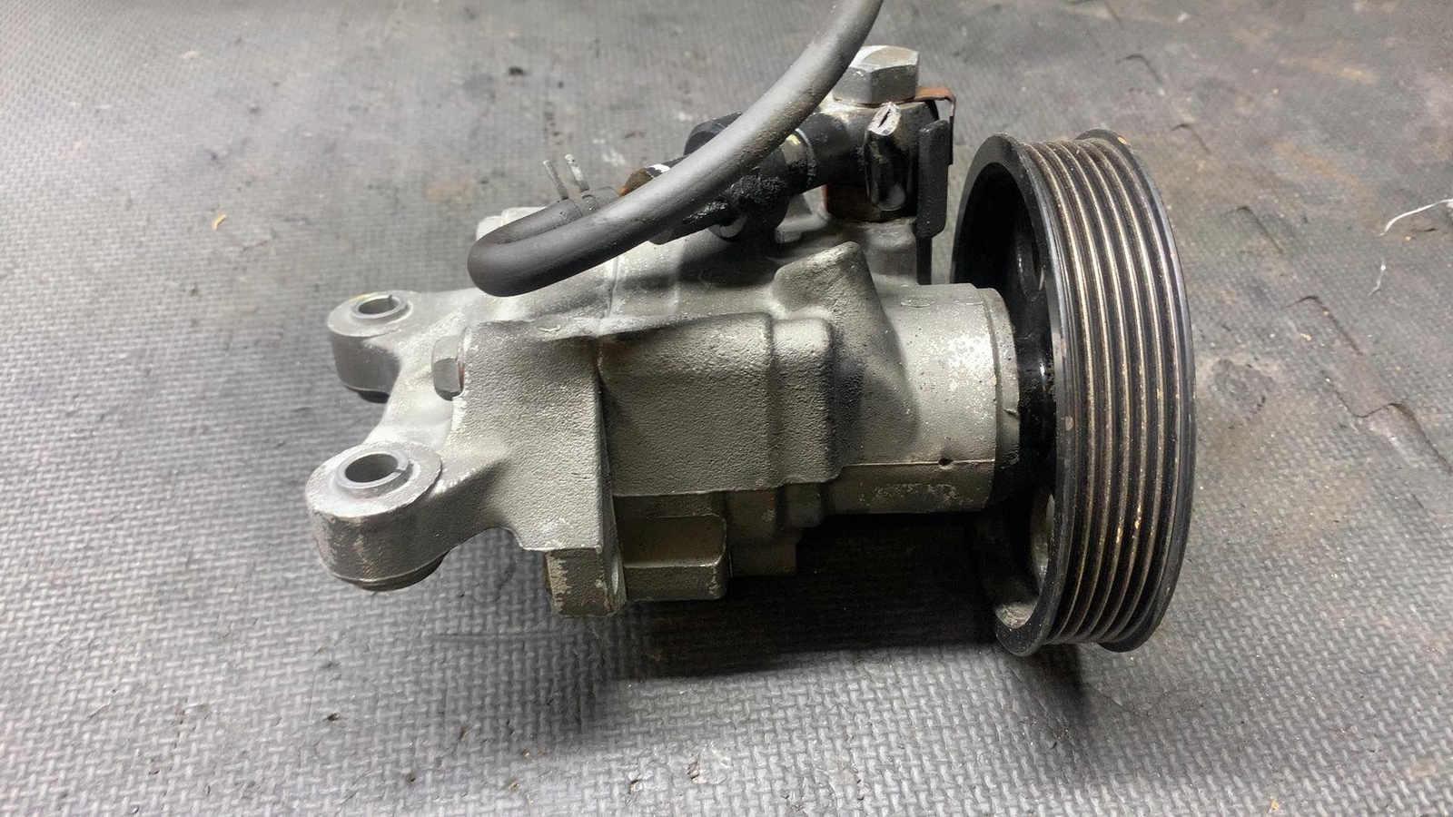 Lexus SC 300 & SC400 4.2L Power Steering Pump Motor 8 Cylinder 92 93 94